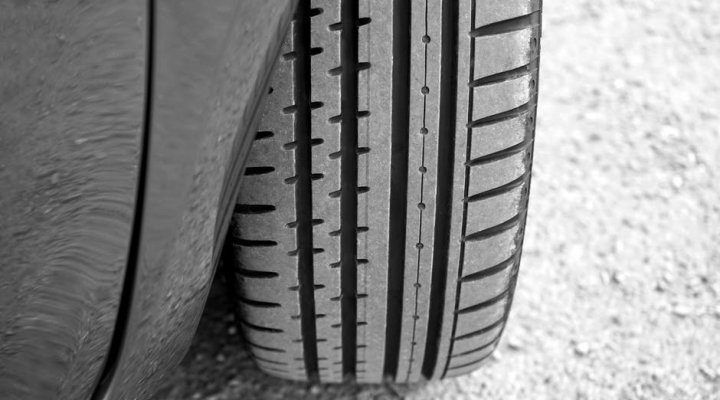 Contrôle continu des pneus, les conseils d'entretien automobile de FIAT à Saint-Maur