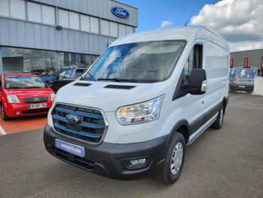 Voir le détail de l'offre de cette FORD Transit 2T Fg PE 350 L2H2 135 kW Batterie 75/68 kWh Trend Business de 2023 en vente à partir de 55 999 € 