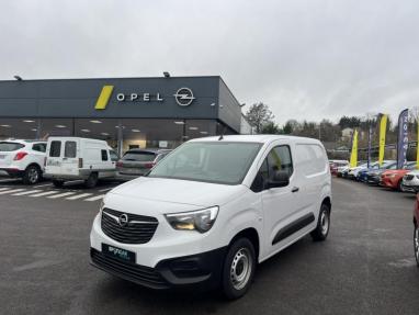 Voir le détail de l'offre de cette OPEL Combo Cargo M 600kg Puretech 110ch S&S de 2024 en vente à partir de 19 899 € 