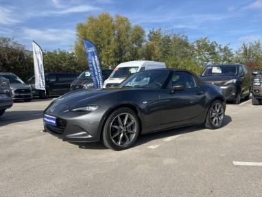 Voir le détail de l'offre de cette MAZDA MX-5 2.0 SKYACTIV-G 184ch Sélection 2022 de 2023 en vente à partir de 285.46 €  / mois